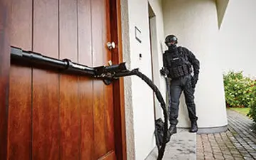 ابزاری برای باز کردن درب‌ها در زمان اضطراری + فیلم