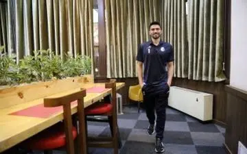 دستکش طلایی در دستان گلر اسقلال؟