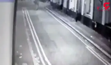 مردی زن بدکاره اش را در خیابان کتک زد و او را روی زمین تا خانه اش کشید +فیلم و عکس