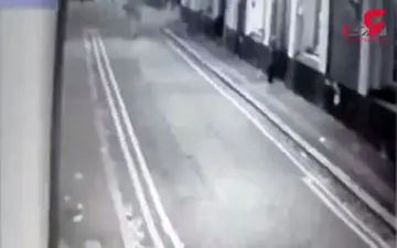 مردی زن بدکاره اش را در خیابان کتک زد و او را روی زمین تا خانه اش کشید +فیلم و عکس