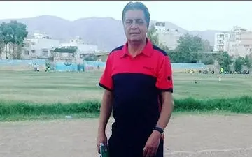 دستگیری سرمربی موفق ایرانی به دلیل اختلاف با یک امریکایی توسط پلیس اینترپل در زمین فوتبال