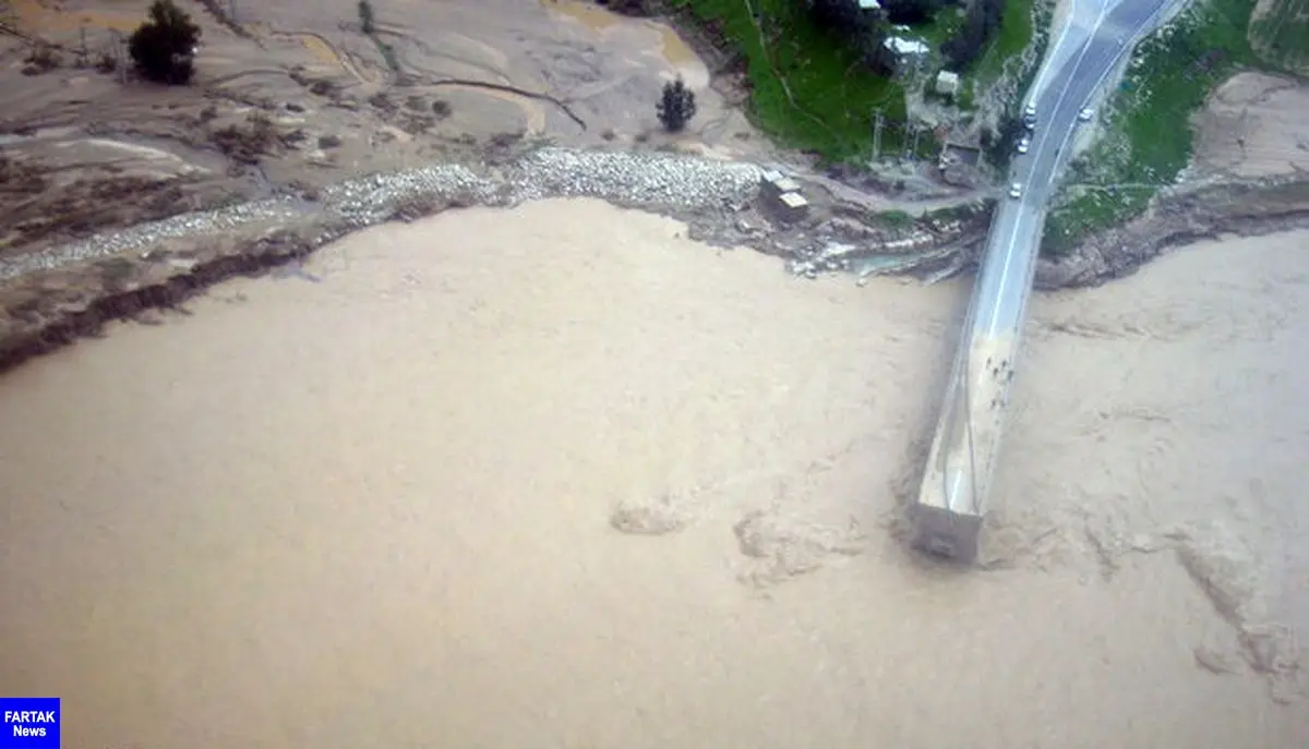 به دنبال وقوع سیلاب؛ پل جدید کاکارضا در سلسله فروریخت