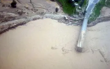 به دنبال وقوع سیلاب؛ پل جدید کاکارضا در سلسله فروریخت