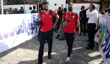 کاروان تیم فوتبال پرسپولیس وارد اراک شد