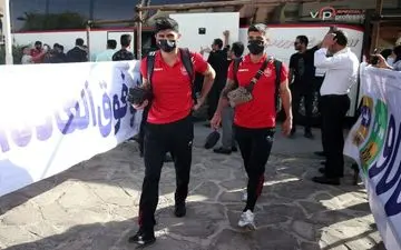 کاروان تیم فوتبال پرسپولیس وارد اراک شد
