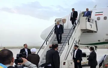 رئیس‌جمهور وارد کرمانشاه شد



