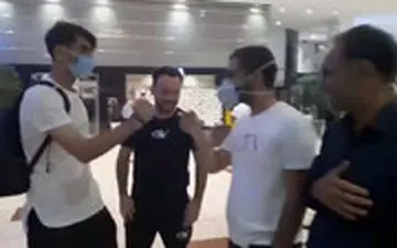 لحظه خداحافظی بیرانوند از همراهانش و ترک ایران