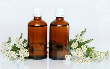 راز زیبایی پوست صورت با بومادران: خواص شگفت‌انگیز یک گیاه دارویی