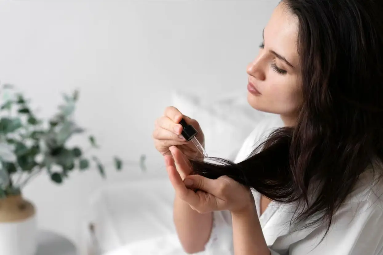 جلوگیری از آسیب مو هنگام سشوار با این روغن خانگی