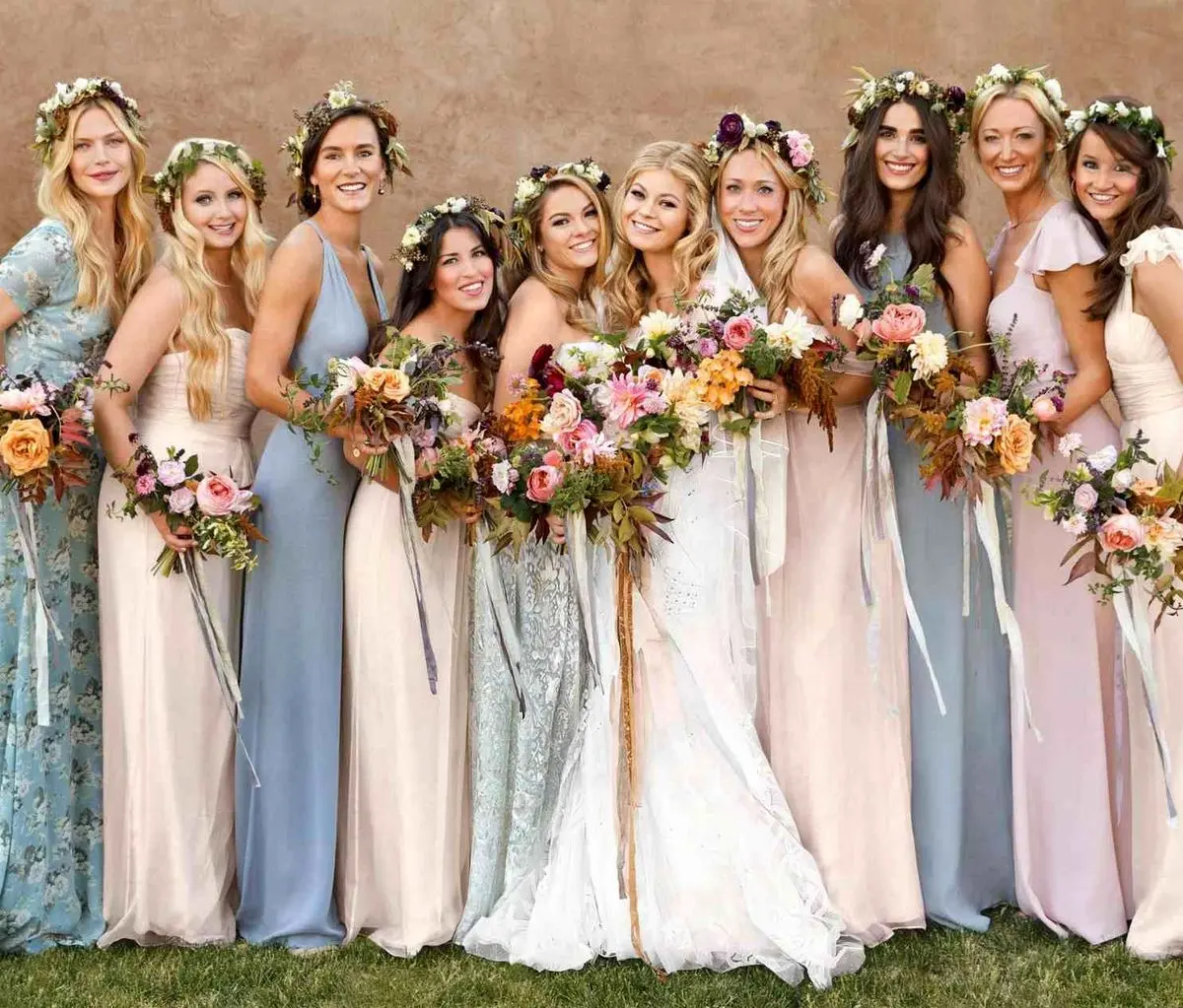 تاج گل طبیعی و مینیمال: گزینه‌ای شیک برای ساقدوش‌های عروس+ تصاویر