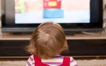  کودکان را در معرض اخبار ناگوار قرار ندهید 