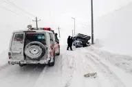 "نجات ۳۹۰ مسافر" از "برف و کولاک" در جاده‌های زنجان/ "۲۵۱ خودرو" رهایی یافتند