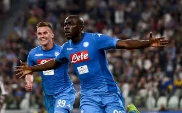 رقم سرسام‌آور ناپولی برای فروش مدافع خود به بارسلونا