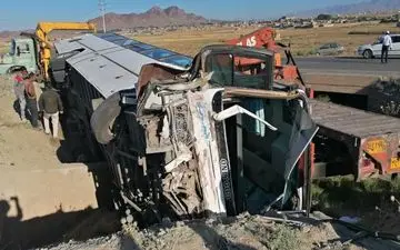 واژگونی اتوبوس مسافربری در کمربندی تربت‌ حیدریه با ۱۲ مصدوم/ حال یکی از مصدومان وخیم است