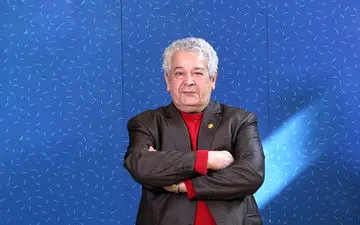 برای وضعیت بد سینما از تهران رفته‌ام/همه سینمای ایران باند بازی شده است