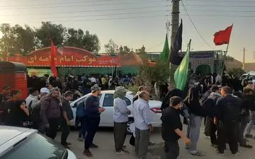 

 توزیع روزانه ۱۰ هزار پرس غذا در بزرگترین موکب اوقاف استان در مرز خسروی

  

