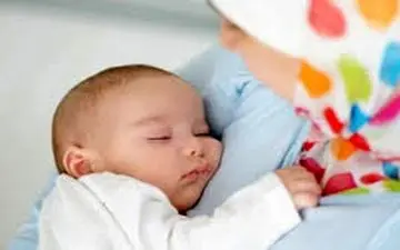 مادرانی که قدرت شیردهی دارند، تا حّد ممکن از استفاده‌ی شیر خشک برای کودک‌شان بپرهیزند  