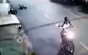 خفت گیری مرگبار برای ربودن موبایل + فیلم