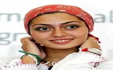 تیپ متفاوت پگاه آهنگرانی در یک مراسم