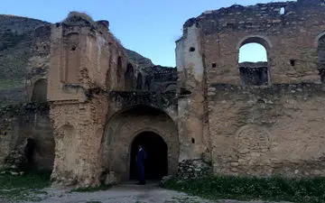 مدیرکل میراث فرهنگی ایلام:
سیل به آثار تاریخی استان ایلام ۱۰ میلیارد ریال خسارت وارد کرد
