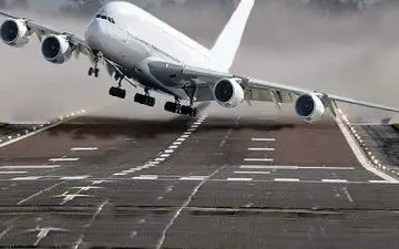 ماجرای دست‌و‌پنجه نرم‌کردن بازیگر ایرانی با مرگ زیر هواپیما! 