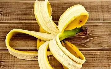 آیا پوست موز واقعاً برای رفع چروک مؤثر است؟