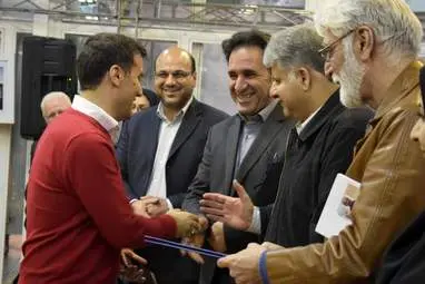 گزارش تصویری از کارگاه سواد رسانه‌ای و تجلیل از سه خبرنگار در حاشیه چهاردهمین نمایشگاه کتاب 