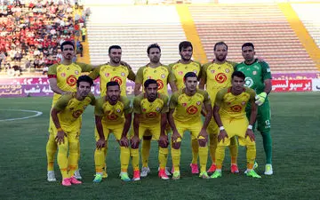 آبی پوش سابق در تمرینات نفت+ عکس