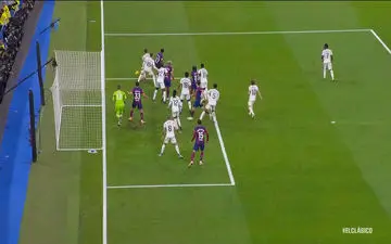 نجات دروازه رئال مادرید توسط لونین | فیلم