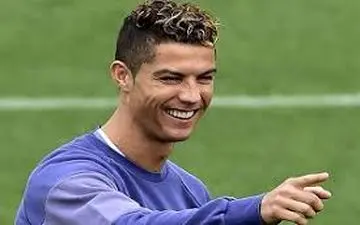  کریستیانو رونالدو و نامزدش در ماشین فوق لاکچری 