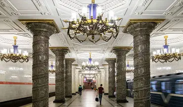 لوکس‌ترین ایستگاه مترو روسیه در سن‌پطرزبورگ