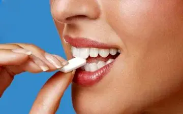 قورت دادن آدامس چه خطری دارد؟