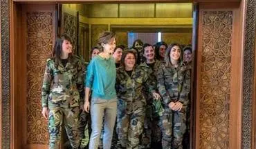 تصاویری از دیدار صمیمانه همسر بشار اسد با سربازان زن سوری