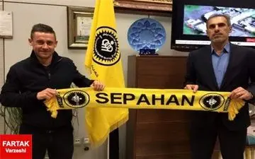 فوق ستاره قرارداش با استقلال را فسخ یک طرفه کرده است