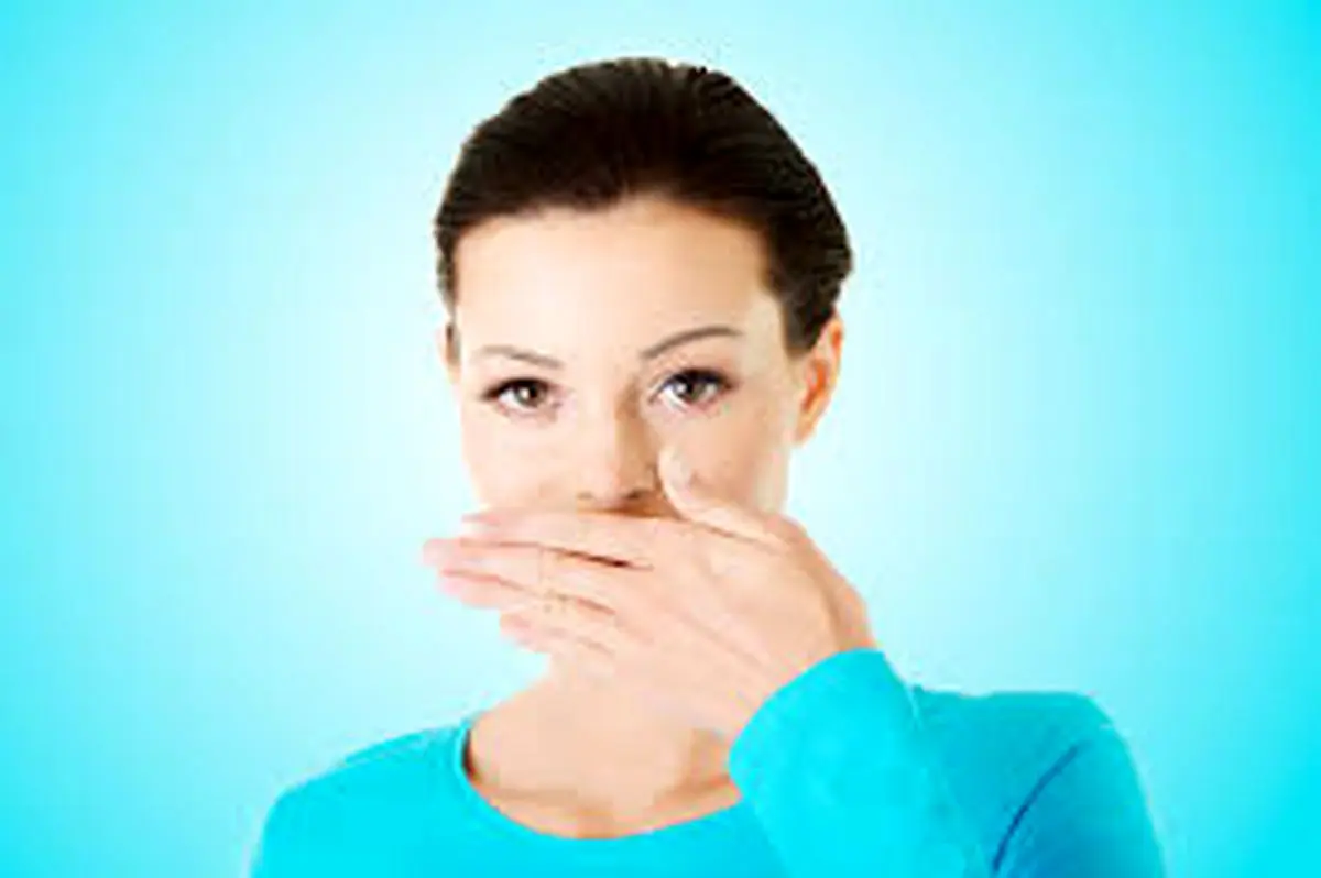 دوازده راه ساده برای اینکه دیگر دهان‌تان بوی بد ندهد! 