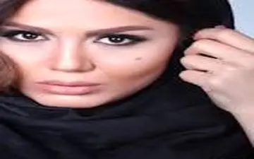 آزاده زارعی در کنار جمشید هاشم پور و همسرش