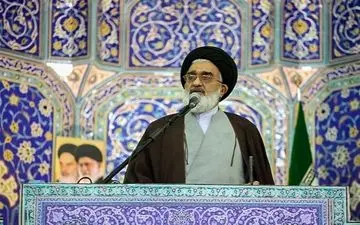 امام‌ جمعه قم: ارتش و سپاه کوچکترین حرکت دشمن را با پاسخی سخت و کوبنده می‌دهد