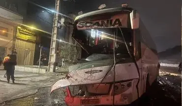 تصادف اتوبوس و کامیون در محور جاجرود؛ ۱۲ مصدوم و رهاسازی ۷ نفر از اتوبوس

