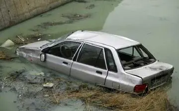 سقوط مرگبار پراید به کانال آب در مشهد