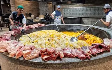 پخت سمرقند پلو با گوشت در دیگ ۳ تنی تاشکند + ویدئو جذاب