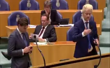 غش کردن وزیر بهداشت هلند در حین بحث درباره کرونا + فیلم