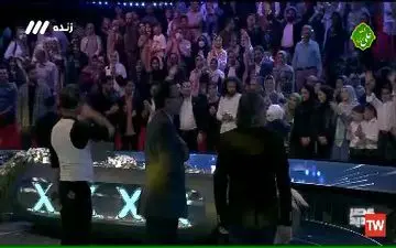 
لحظه زیبای خداحافظی داوران عصر جدید با تماشاگرها