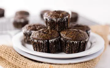 دسر در 10 دقیقه! طرز تهیه کاپ کیک شکلاتی و وانیلی | فیلم