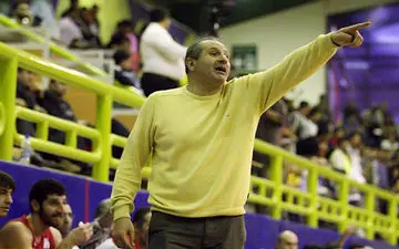 بازیکن خارجی‌ما همه چیز را به هم ریخت؛ اخراجش کردیم/ وظیمه ما تلاش توام با صداقت کاری است