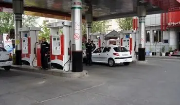 
حال و هوای پمپ بنزین‌ها بعد از ورود بنزین 5 هزار تومانی به جایگاه‌ها | در شهر خبری بود؟ | صف موتورسیکلت ها شلوغ و بلند است
