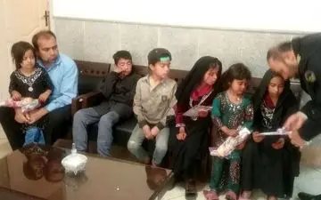 فوری / نخستین عکس ها از ۶ دختر و پسر بچه گمشده گرمساری بعد از پیدا شدن + تصاویر