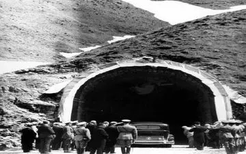 لحظه افتتاح تونل کندوان ۸۱ سال پیش 