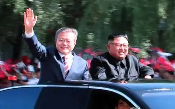  خودروی تشریفاتی مقامات دوکره در پیونگ یانگ