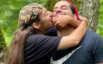 رضا بهرام تولد خواهرش را به سبک خودش تبریک گفت