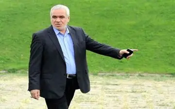  راهکار فتح الله زاده برای حل مشکل استقلال چیست؟